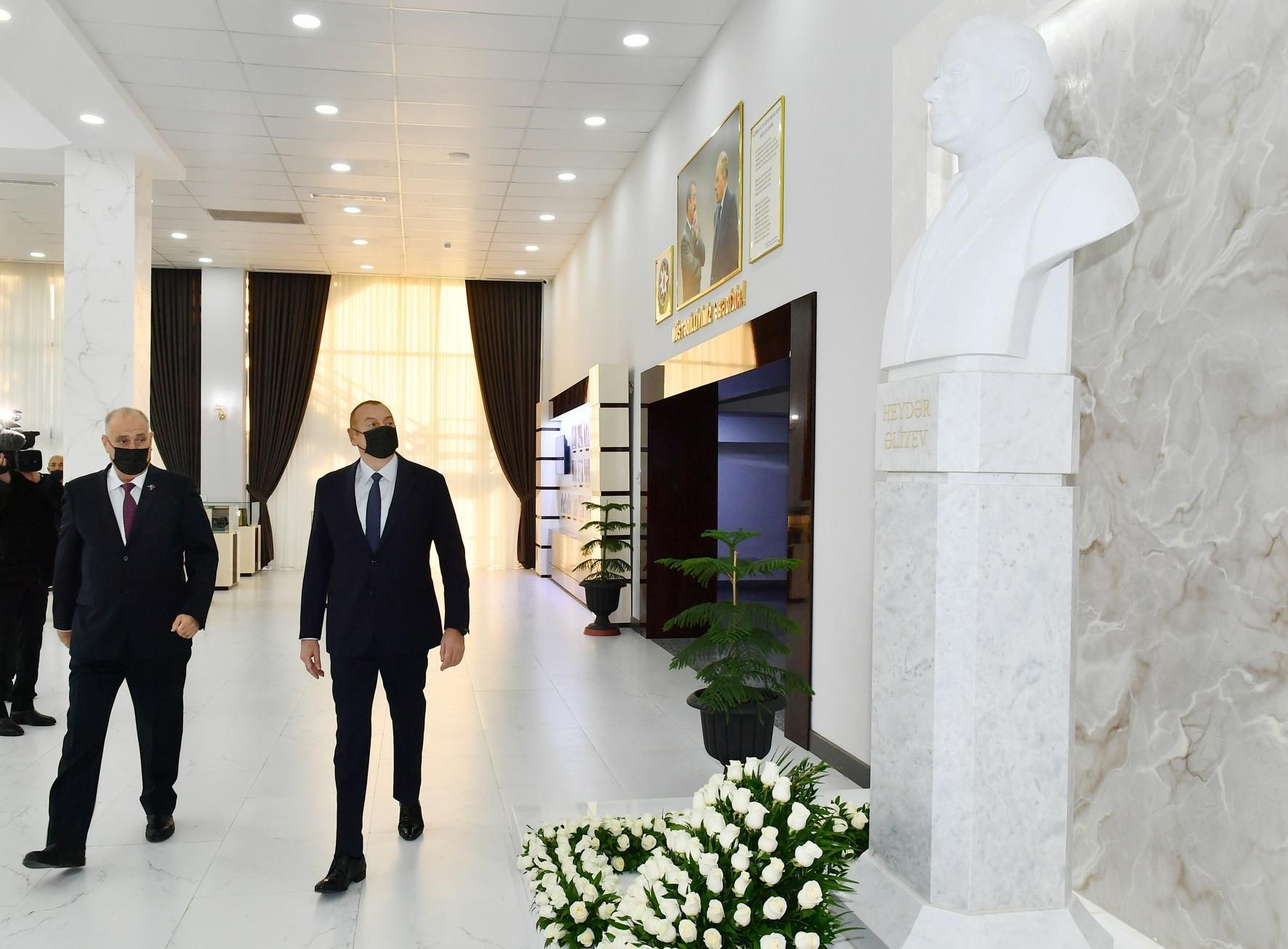Prezident AZƏRTAC-ın yeni binasında - YENİLƏNİB - FOTO Prezident AZƏRTAC-ın yeni binasında - YENİLƏNİB - FOTO