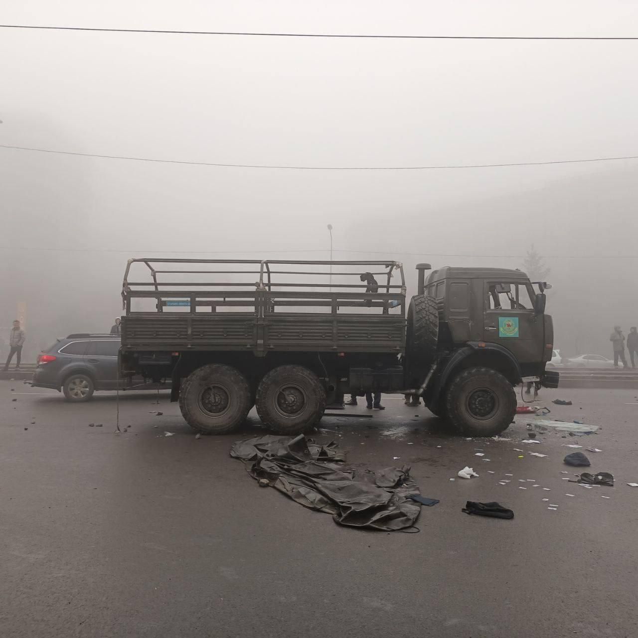 Almatıda vəziyyət pisləşir: polislə etirazçılar arasında toqquşma - FOTO - VİDEO