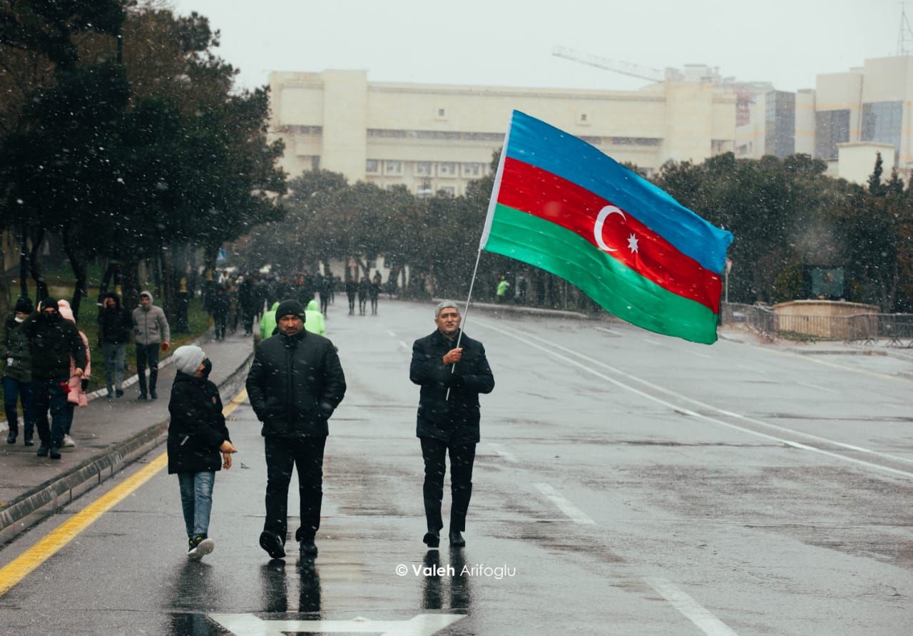 Şəhidlər xiyabanından FOTOREPORTAJ 