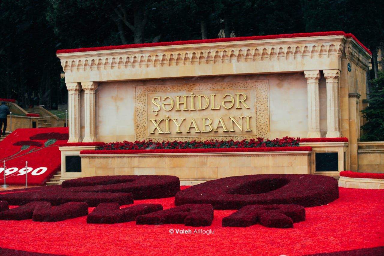 Şəhidlər xiyabanından FOTOREPORTAJ 