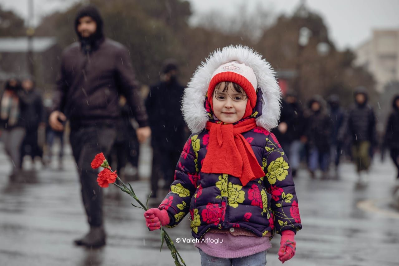 Şəhidlər xiyabanından FOTOREPORTAJ 