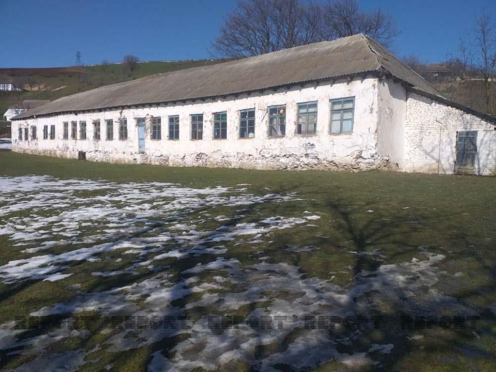 Cəlilabadda məktəbin döşəməsi və tavanı çökdü - FOTO Cəlilabadda məktəbin döşəməsi və tavanı çökdü - FOTO