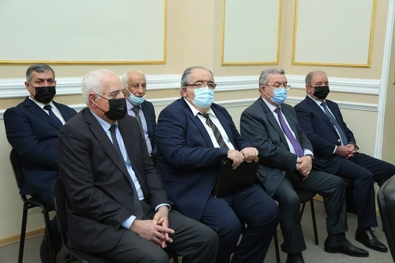 Ramiz Mehdiyev onu istefaya səsləyənləri bir araya topladı -  FOTOLAR