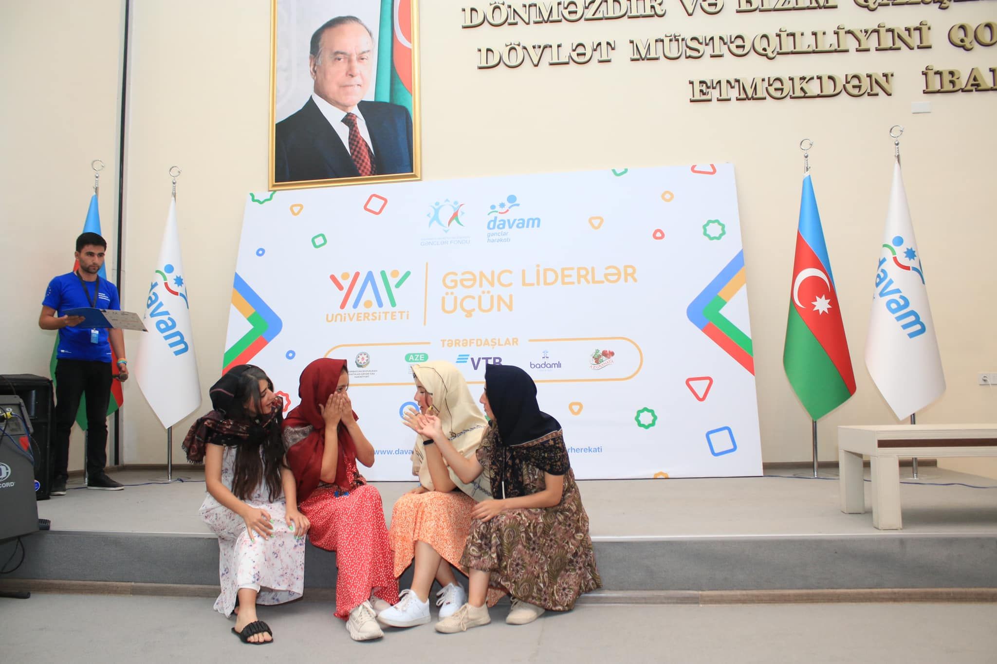 “Gənc Liderlər üçün Yay Universiteti”nin növbəti mövsümü başa çatdı -  FOTO