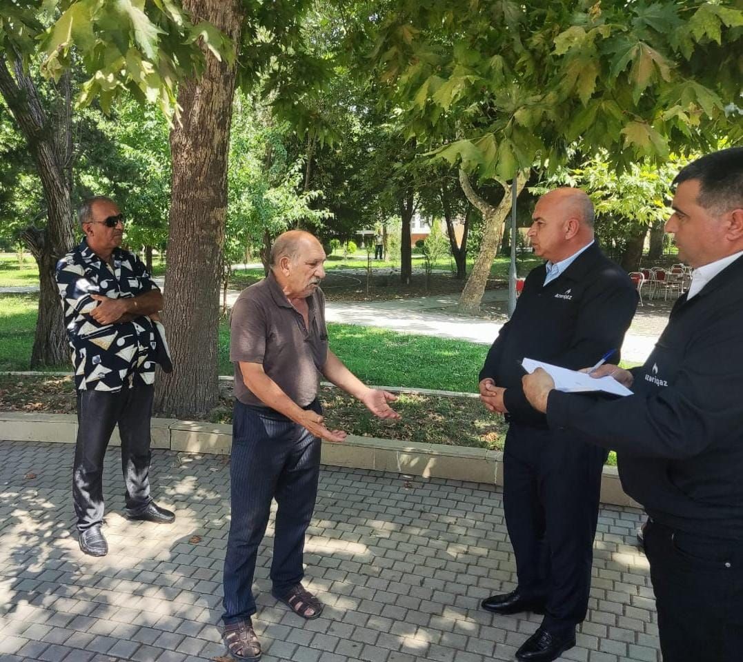 Mingəçevirdə vətəndaşların sualları yerindəcə cavablandırıldı - Fotolar 