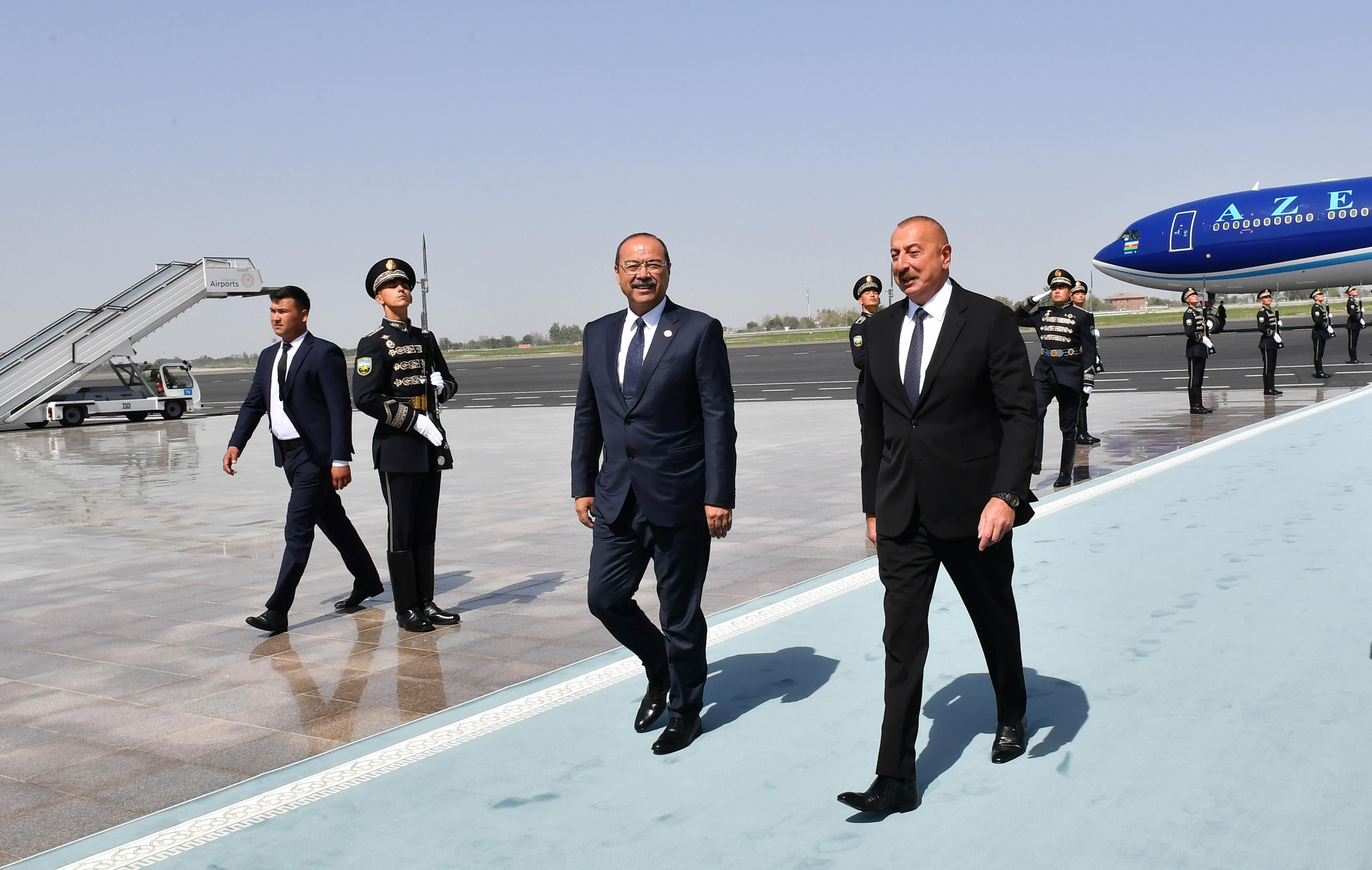 İlham Əliyev Özbəkistanda səfərdədir - FOTO 