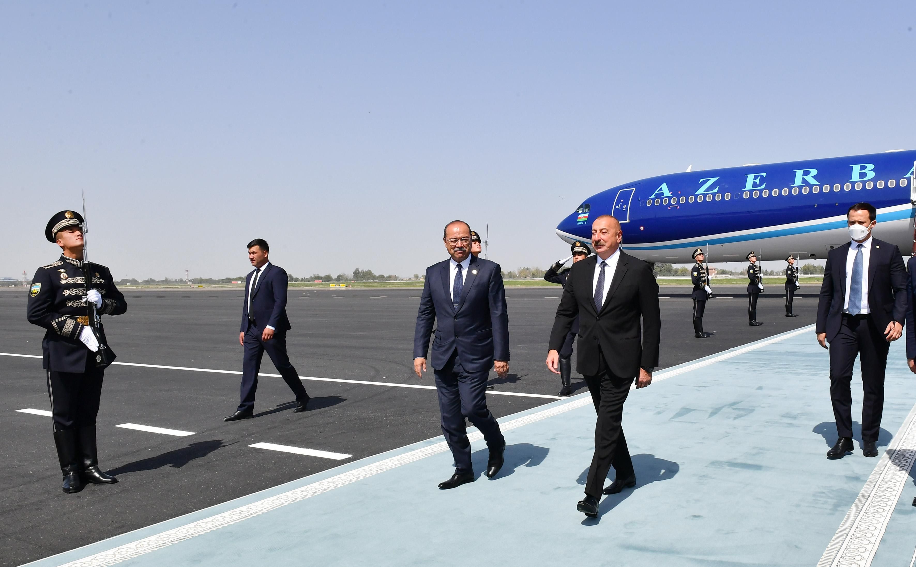 İlham Əliyev Özbəkistanda səfərdədir - FOTO 