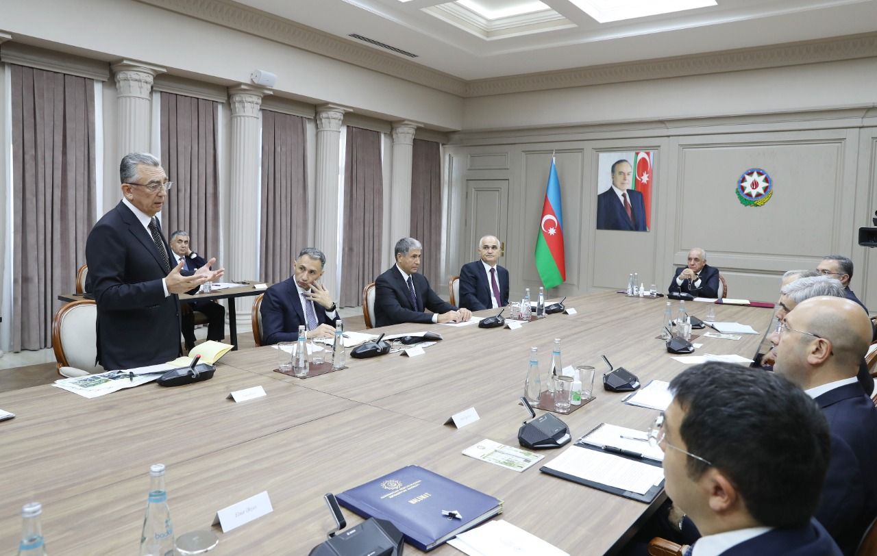 Nəqliyyat sahəsinin vəziyyətinə dair müşavirə keçirildi - FOTOLAR 