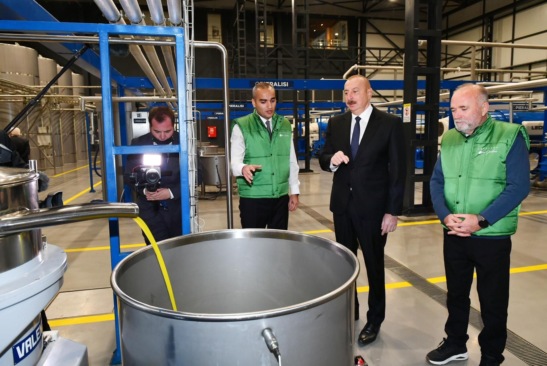 Prezident zeytun zavodunun açılışında - YENİLƏNİB - FOTO