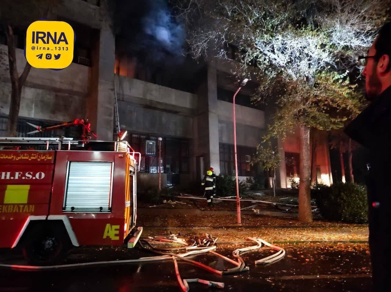 İranda universitetdə yanğın: ölən var - FOTO İranda universitetdə yanğın: ölən var - FOTO