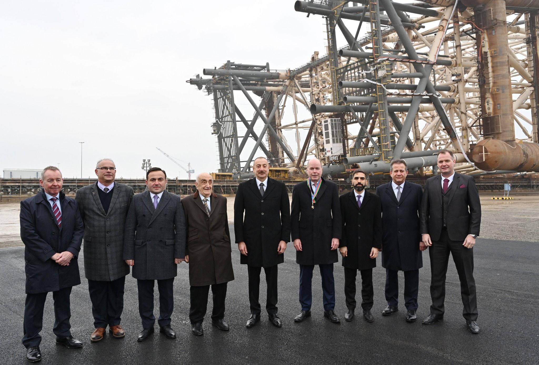 İlham Əliyev “Azəri-Mərkəzi-Şərqi” platformasının dayaq blokunun dənizə yola salınması mərasimində -  Yenilənib-FOTO