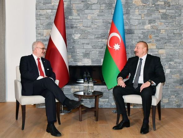 İlham Əliyevin Davosda Latviya Prezidenti ilə görüşdü - FOTO 
