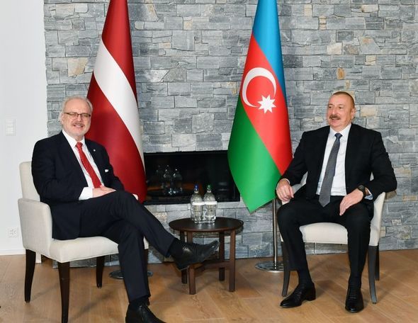İlham Əliyevin Davosda Latviya Prezidenti ilə görüşdü - FOTO 