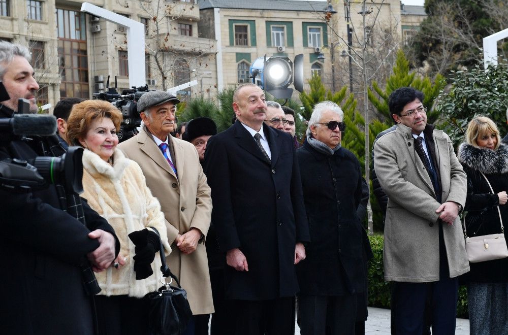 İlham Əliyev bəstəkar Tofiq Quliyevin abidəsinin açılışında - FOTO