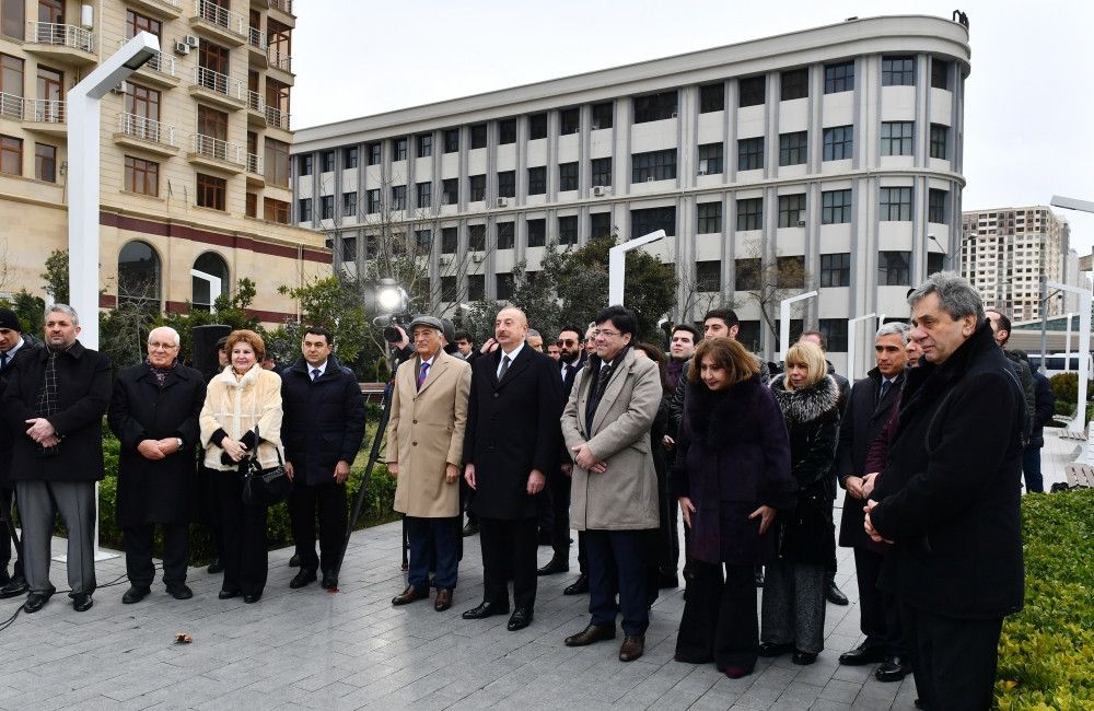 İlham Əliyev bəstəkar Tofiq Quliyevin abidəsinin açılışında - FOTO