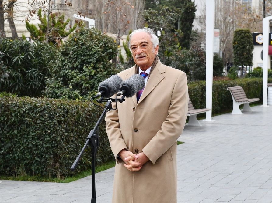 İlham Əliyev bəstəkar Tofiq Quliyevin abidəsinin açılışında - FOTO