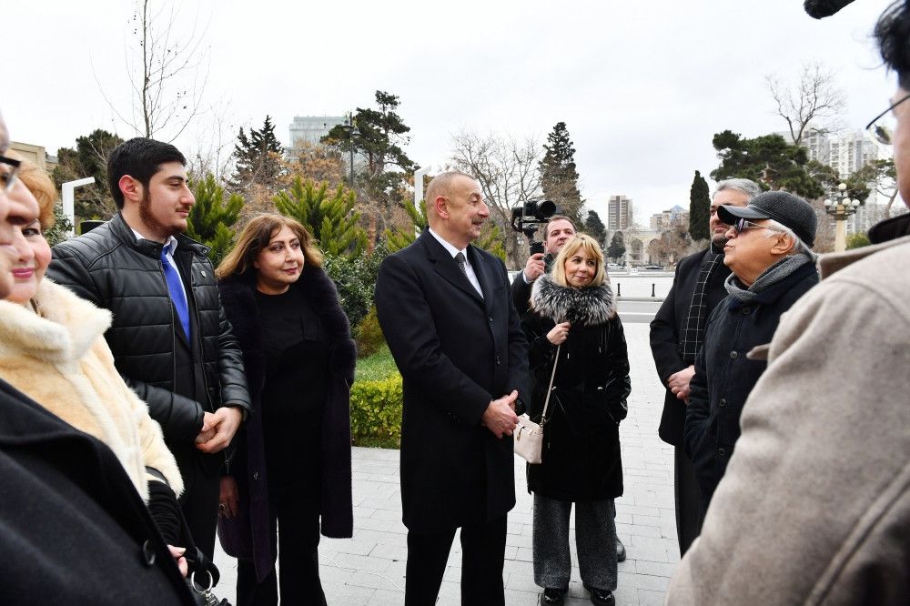 İlham Əliyev bəstəkar Tofiq Quliyevin abidəsinin açılışında - FOTO