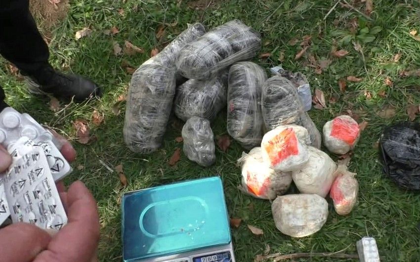 Yardımlıda dərədən 21 kiloqram narkotik tapıldı -  FOTO