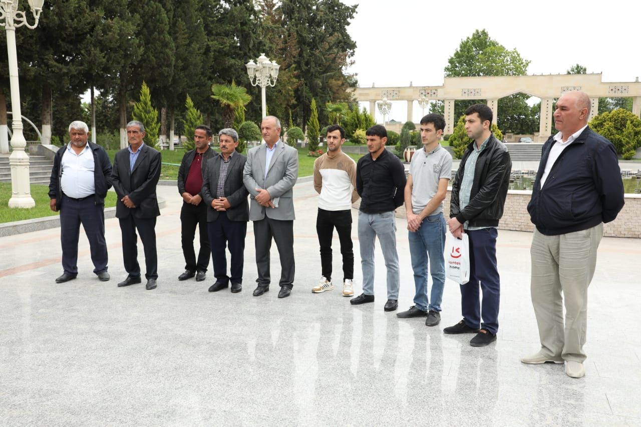 Sakinlərin qaz təchizatı ilə bağlı suallarını baş direktorun müavini cavablandırdı -  FOTO