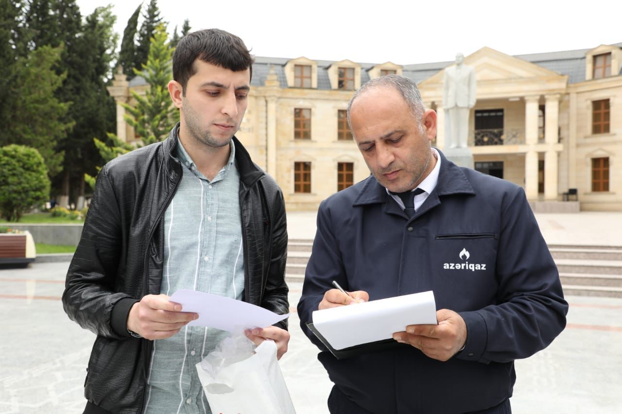 Sakinlərin qaz təchizatı ilə bağlı suallarını baş direktorun müavini cavablandırdı -  FOTO