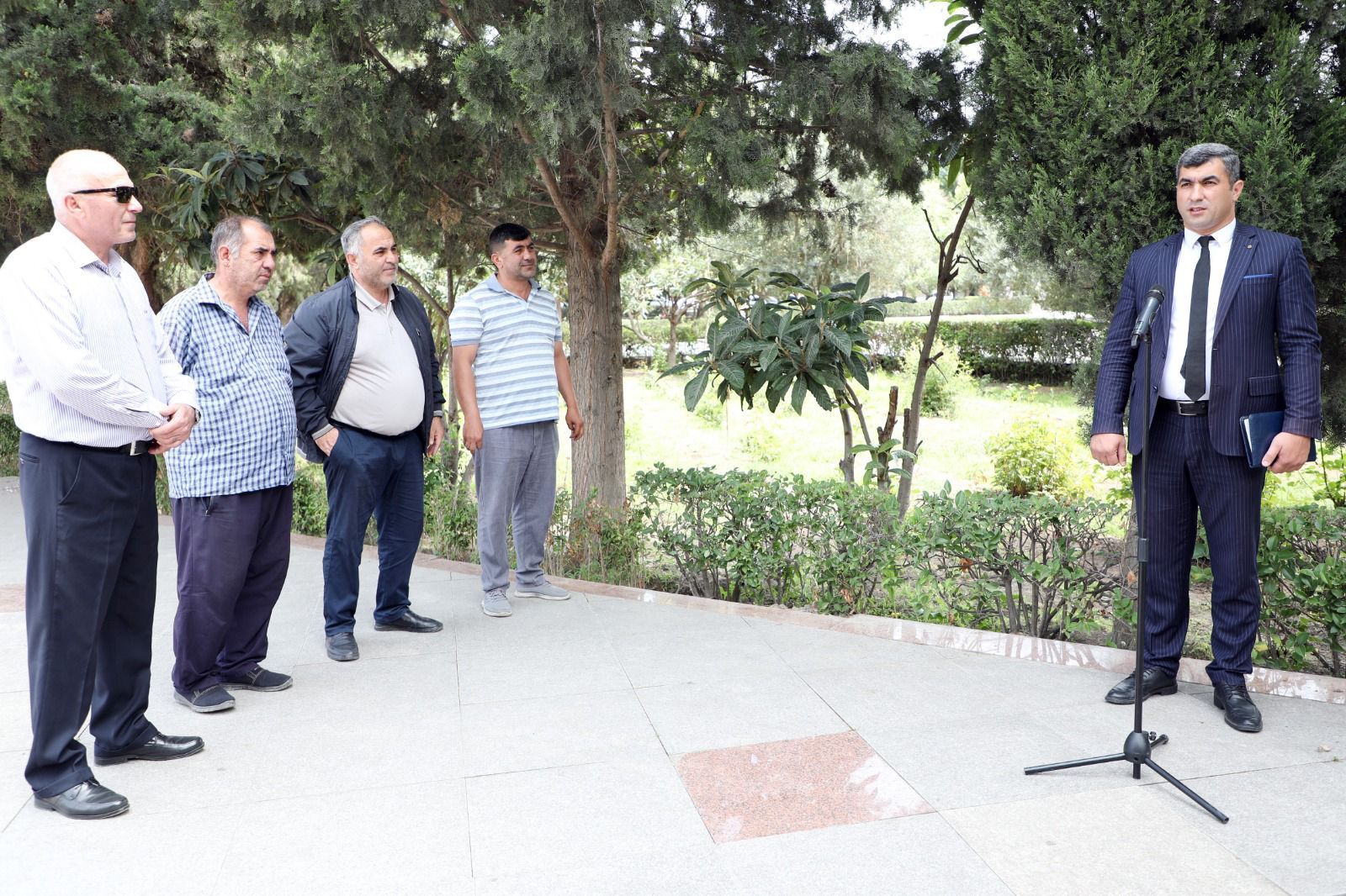 Yevlax sahibkarları "Açıq mikrofon"da suallarını ünvanladı -  FOTO