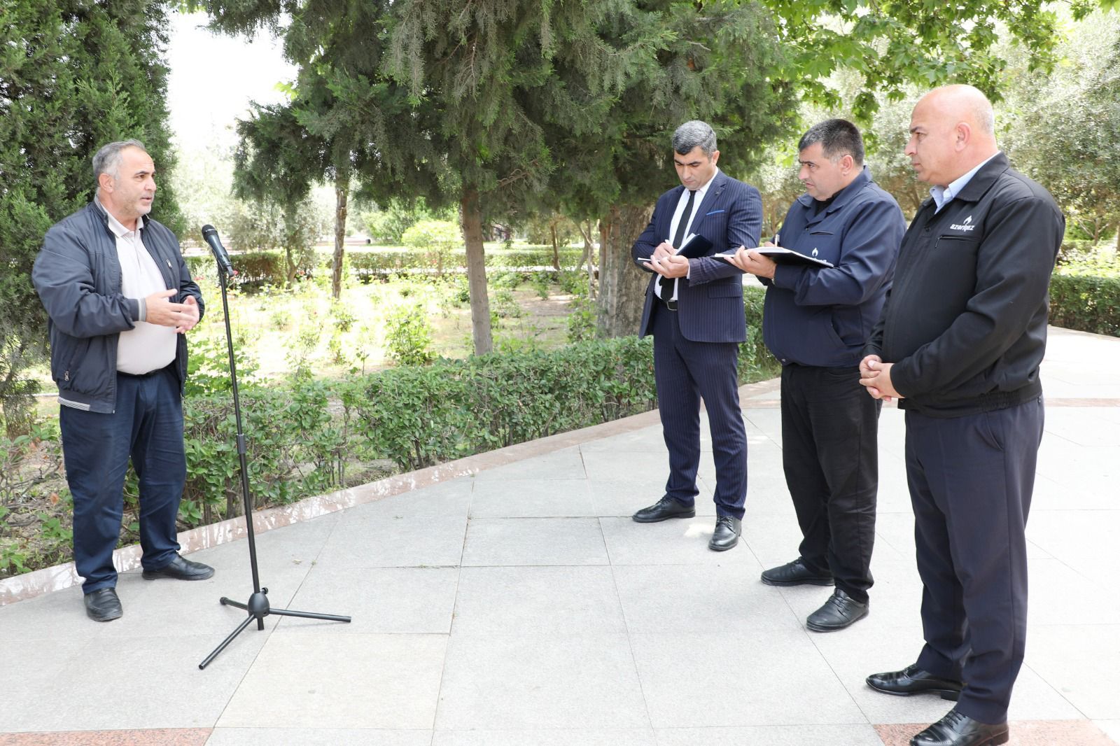 Yevlax sahibkarları "Açıq mikrofon"da suallarını ünvanladı -  FOTO