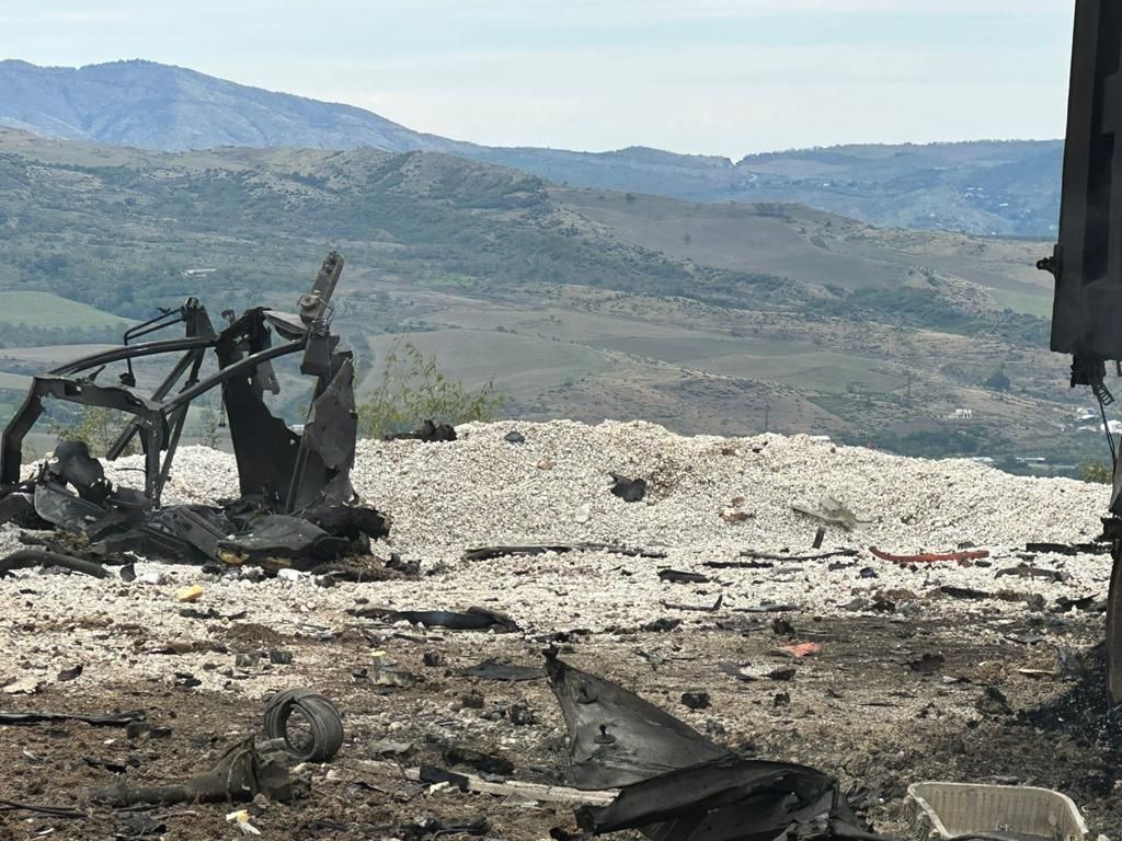 Mina partlayışlarının baş verdiyi yerdən  FOTOLAR