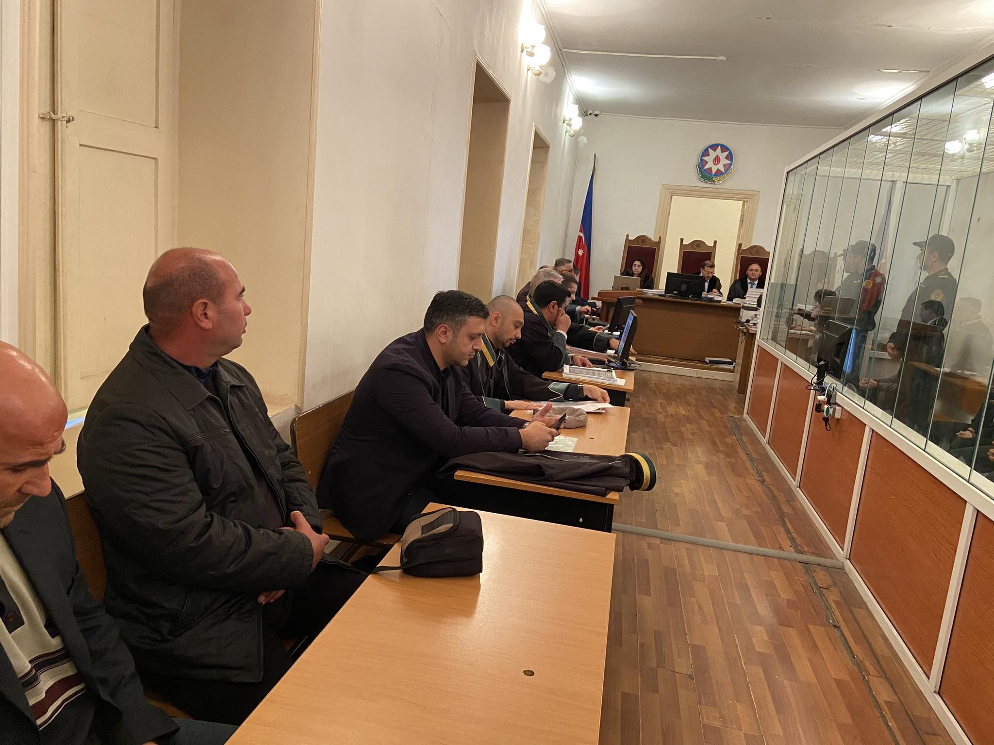 Ruhlan birinci “Kapitalbank”a hücum etmək istəyirdi - Hipermarketə silahlı basqın edən şəxs 