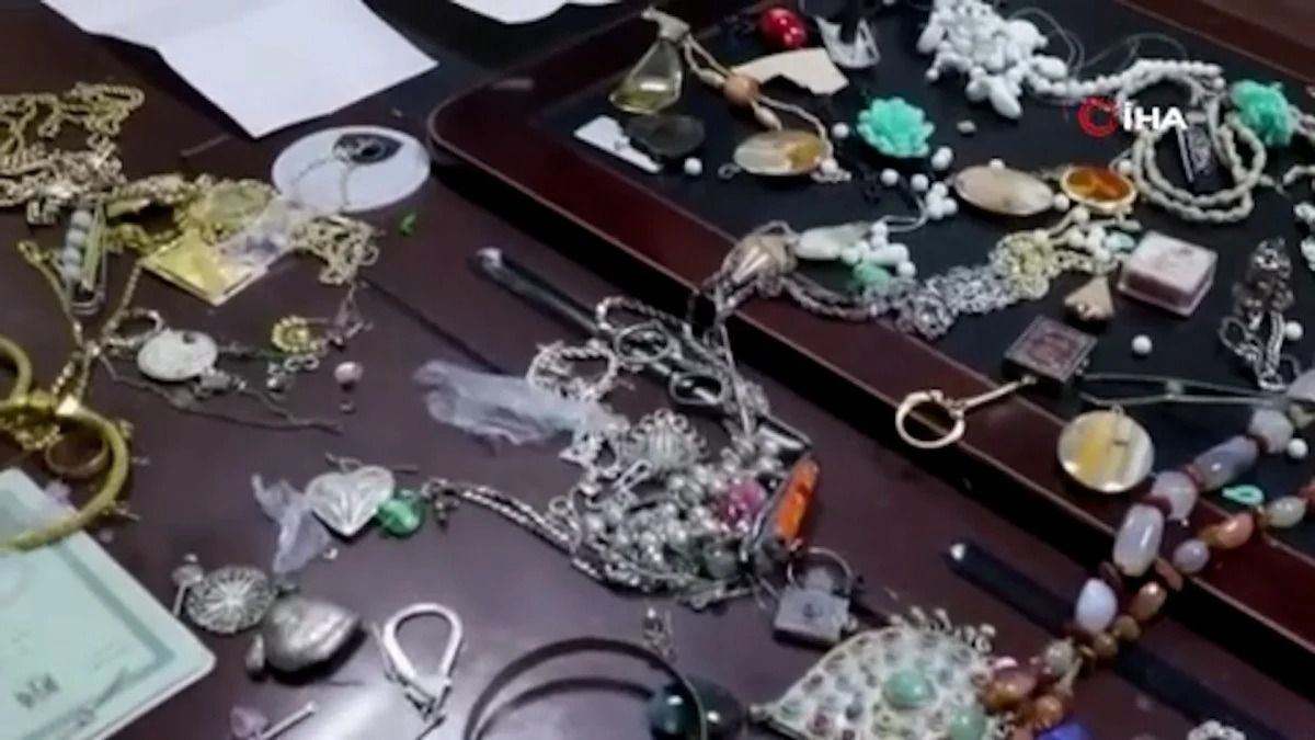 Dilənçinin evindən 400 min dollar pul tapıldı - ŞOK HADİSƏ (FOTO) 4 2023 12 25 14 23 41Do1gnHD0h2Oebvpf6mtV file