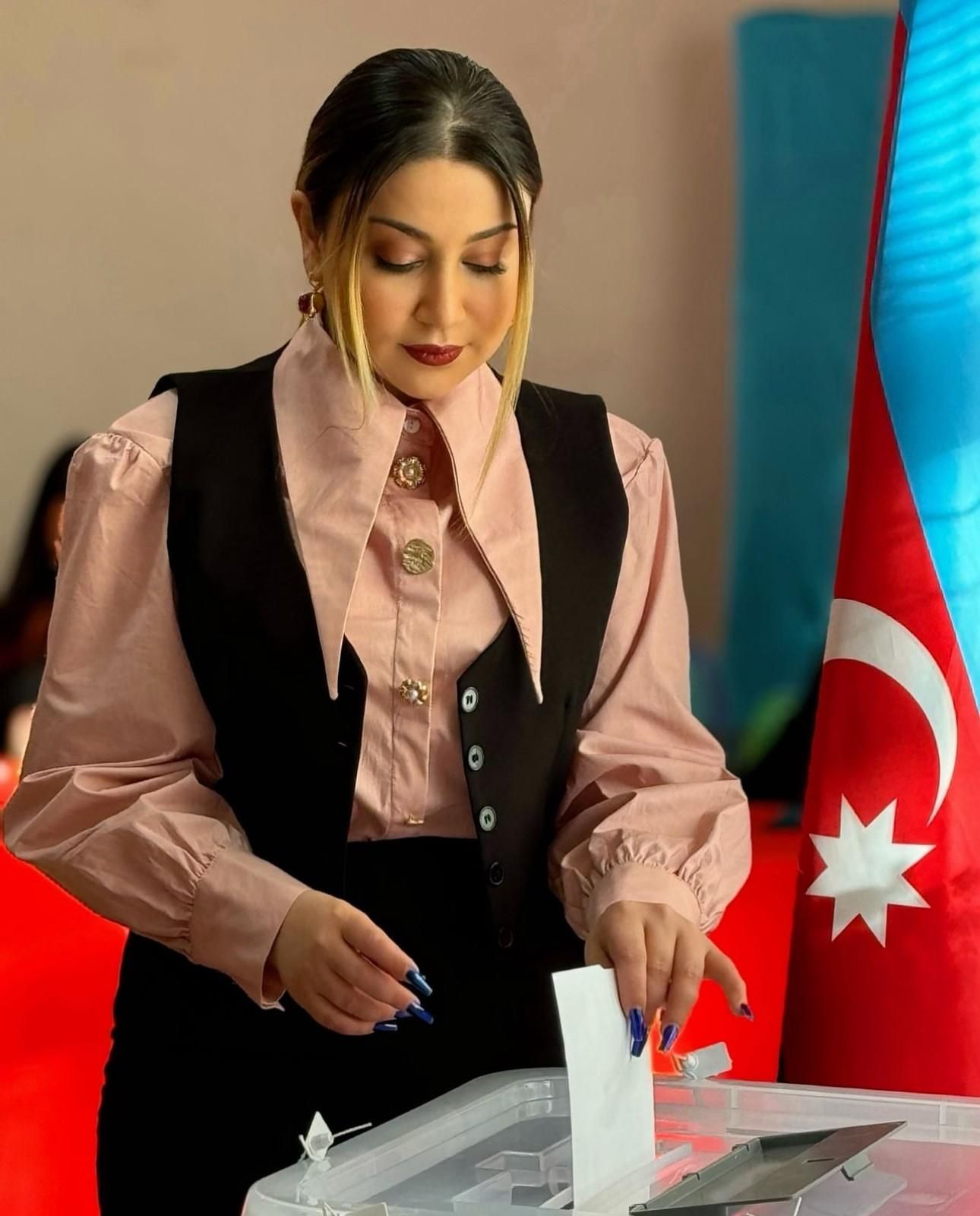 Məşhurlar səsvermədə -FOTOLAR 