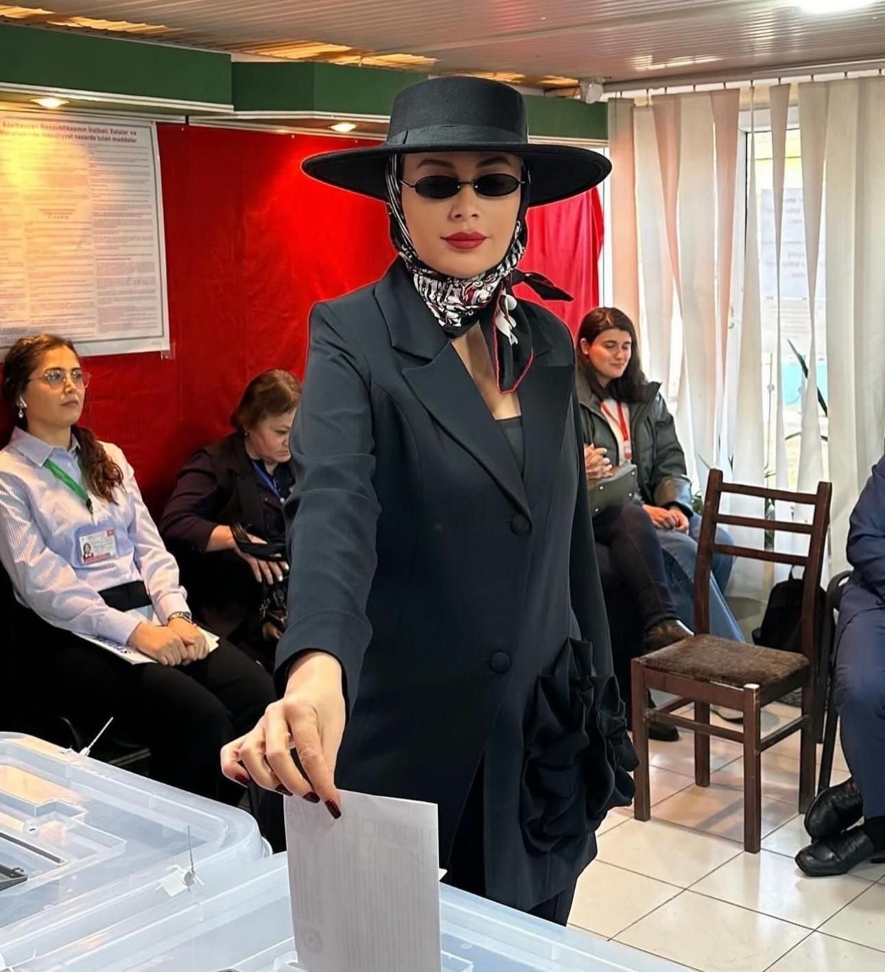 Məşhurlar səsvermədə -FOTOLAR 