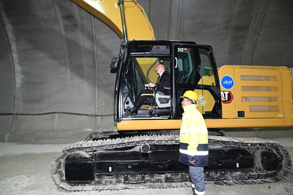 İlham Əliyev Əhmədbəyli-Füzuli-Şuşa yolundakı birinci tunelin açılışında -  Yenilənib-FOTO