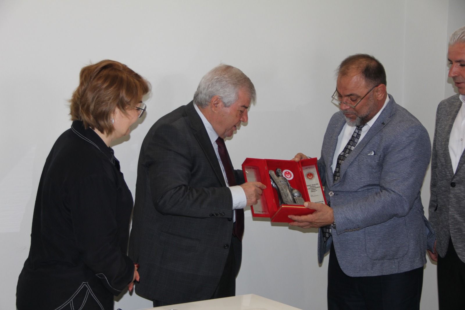 Sabir Rüstəmxanlı Türkiyədən gələn şəhid ailələri ilə görüşdü - FOTO Sabir Rüstəmxanlı Türkiyədən gələn şəhid ailələri ilə görüşdü - FOTO
