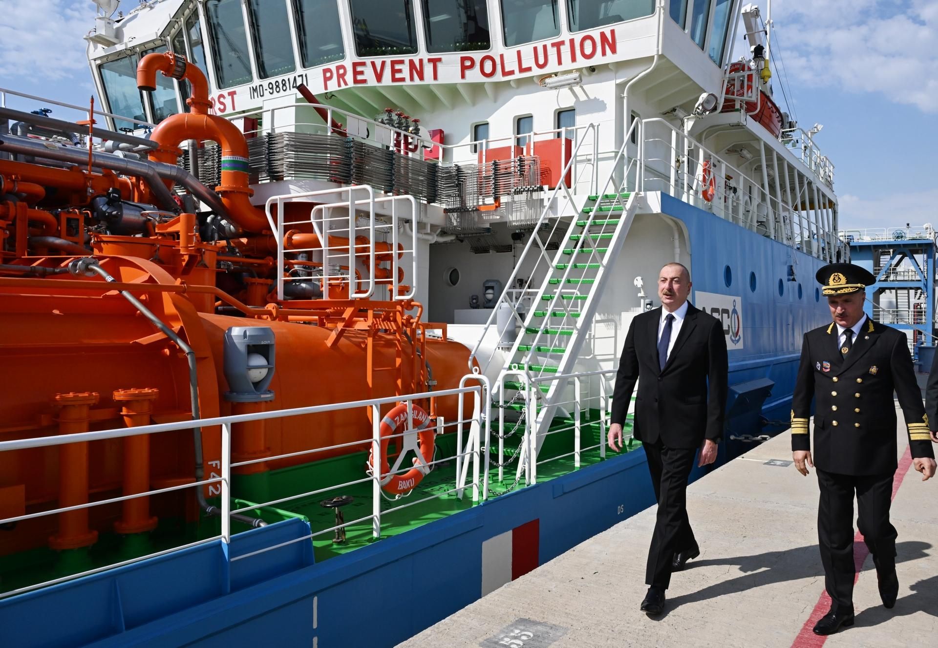 İlham Əliyev “Zəngilan” tankerinin istismara verilməsi mərasimində -  Yenilənib-FOTO