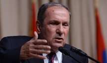 Ter-Petrosyan Fransa səfiri ilə görüşdü 