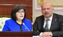 “Ən müxtəlif kombinasiyalardan istifadə edirəm…” - Deputatla spiker arasında maraqlı dialoq - VİDEO 