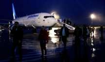 İstanbuldan uçan sərnişinlər təyyarədə qaldı – “Aeroport saat 7-də açılacaq” – VİDEO 