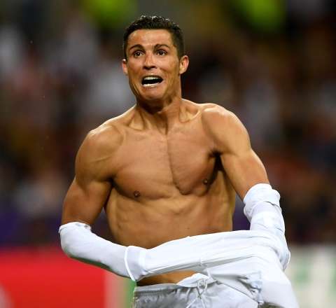 Ronaldonun bioloji yaşı az imiş 