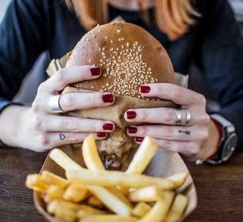 Dünyanın ən bahalı burgeri satışa çıxarıldı: 11 min dollar... 