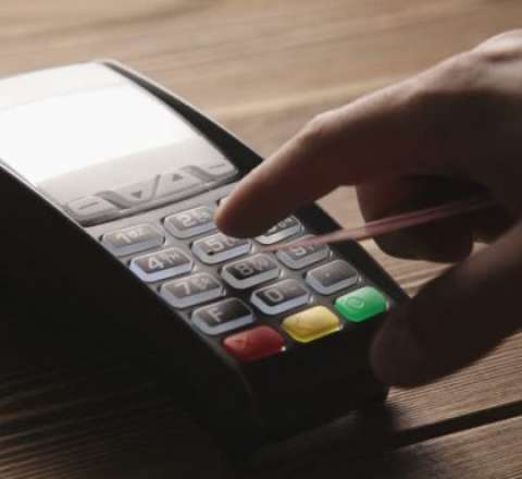 Yeni ödəniş metodları - POS terminallar ləğv olunacaq? 