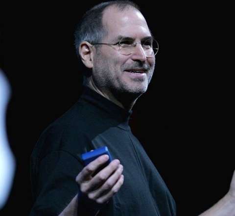 "Əpl"in rüblük gəliri 102 milyard dollar oldu 