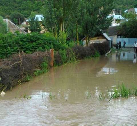 Sel nəticəsində dağılan evlərin tikintisi həyata keçiriləcək 