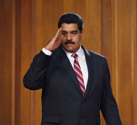 Telefonlarını və gecələdiyi yeri tez-tez dəyişir – Maduro ölkəni kubalılara tapşırıb 