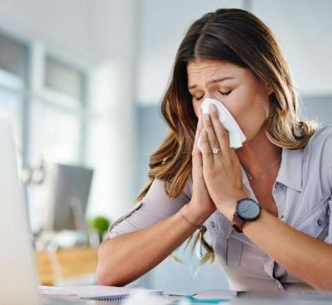 Sizə xəstəlik yoluxduran iş yoldaşınızı məhkəməyə verə bilərsiniz 