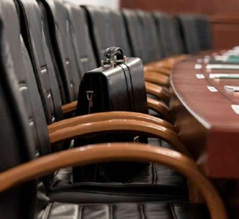 Dövlət Agentliyinin vəzifəliləri işdən çıxarıldı 