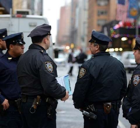 ABŞ-də sinaqoqa hücum oldu - VİDEO 