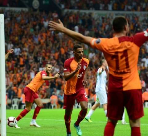 Azərbaycanlı futbolçu “Qalatasaray”da 
