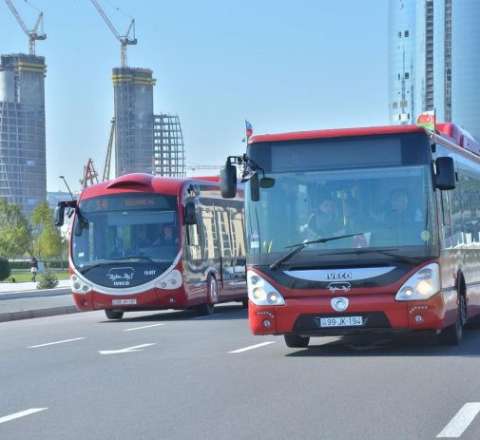 Avtobuslarda pulsuz keçid dövrü başlayır  