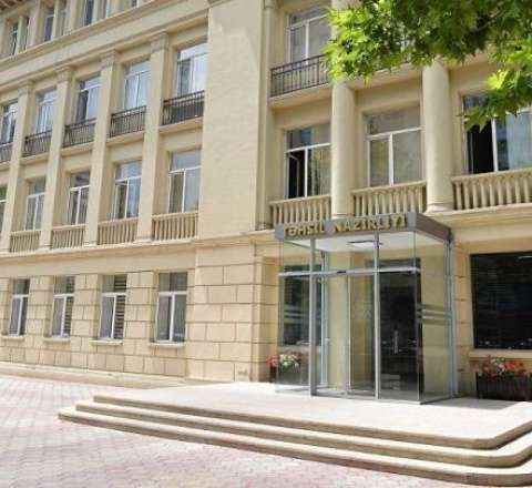 Kollec direktoru Nərmin Qaralova cərimələndi 