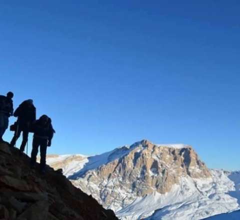 Qazaxıstanda bir qrup alpinist İTKİN DÜŞDÜ 
